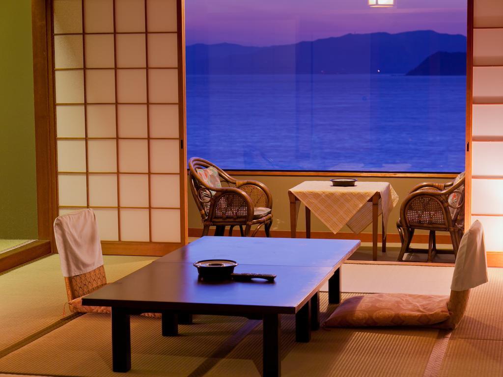 Hotel Wakayama Kada Onsen Kada Kaigetsu Habitación foto