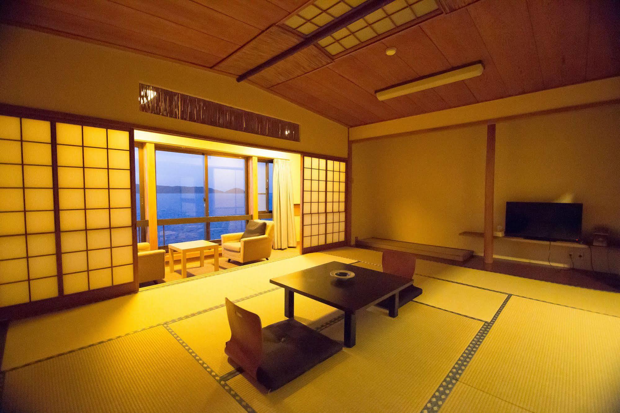 Hotel Wakayama Kada Onsen Kada Kaigetsu Exterior foto